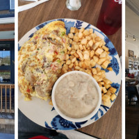Family TreeT's Cafe