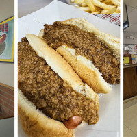 Gus’ Hot Dogs